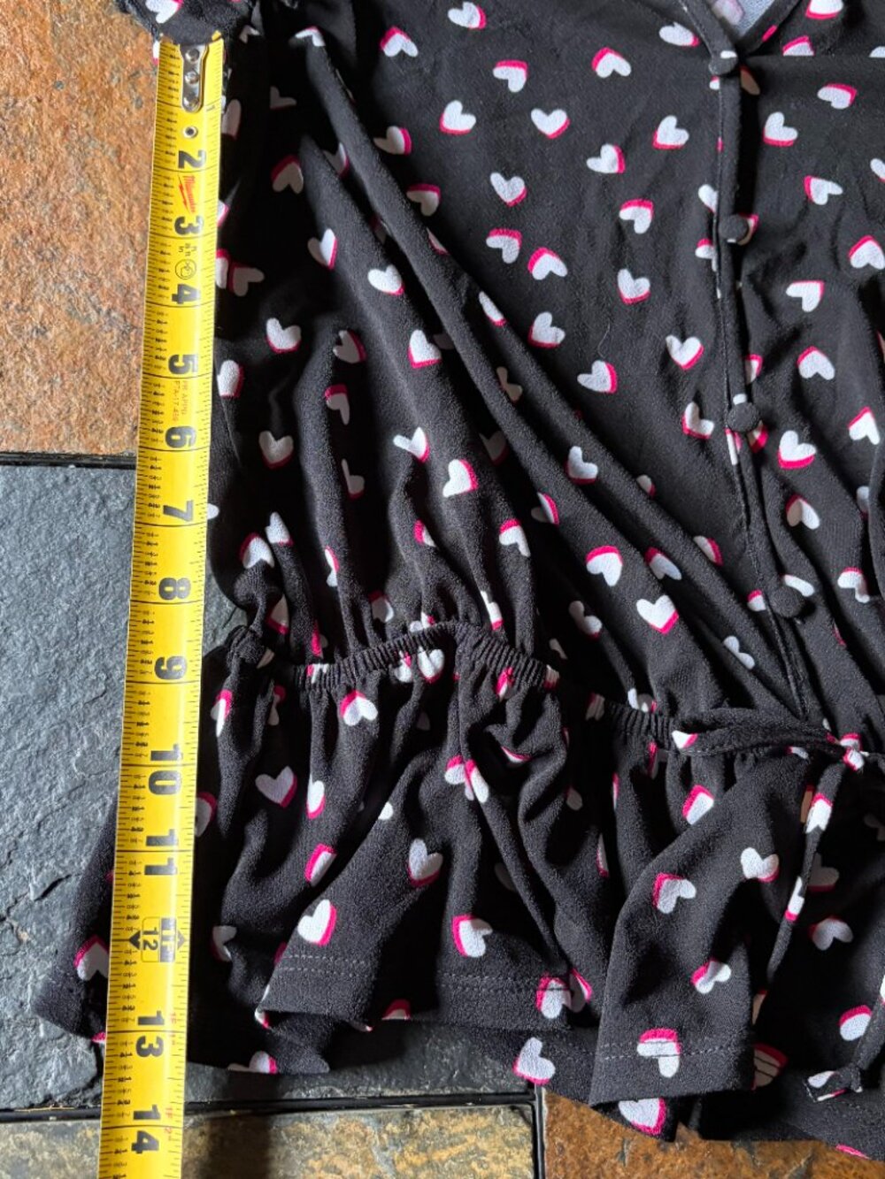 NWT Adrienne Vittadini black peplum top with white & pink hearts, L - Picture 4 of 9